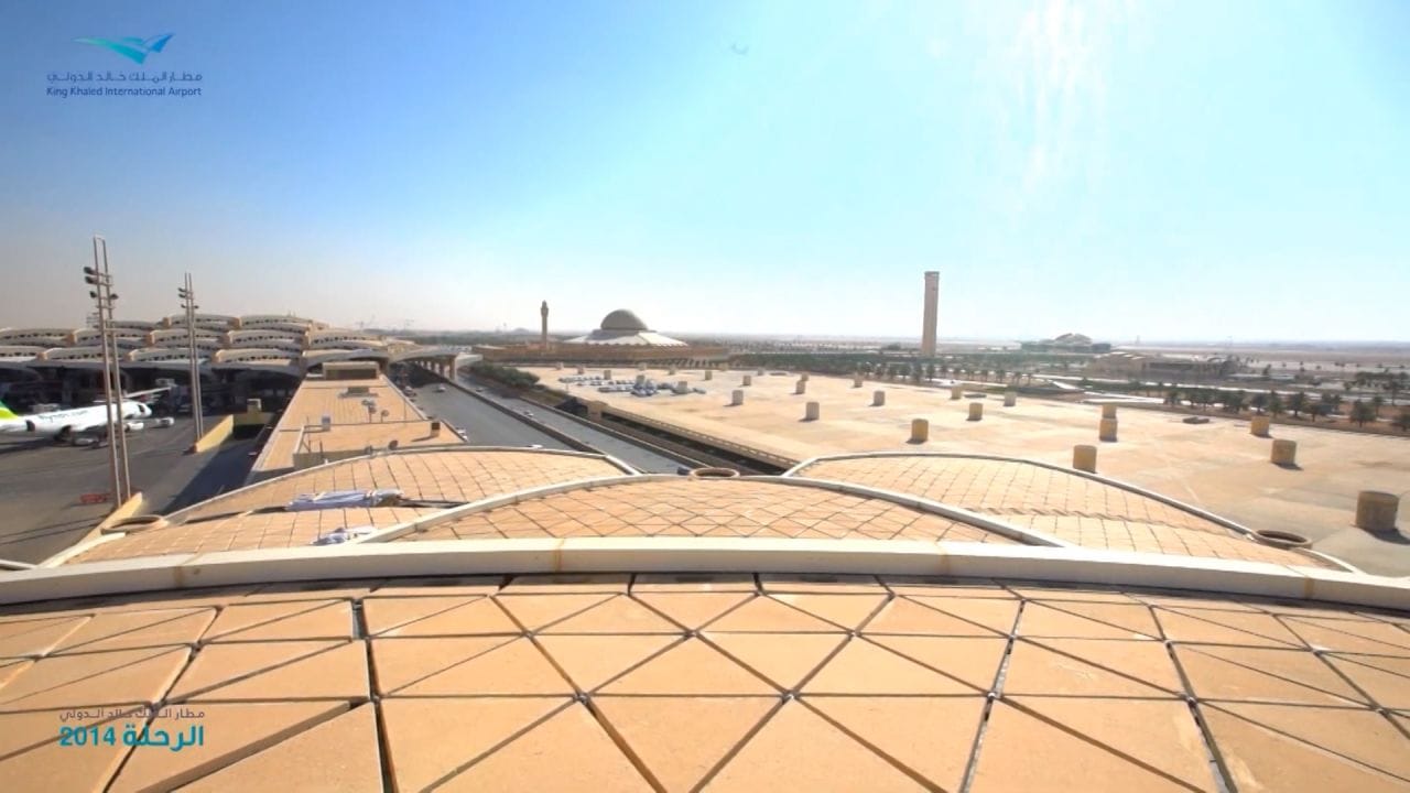 تطوير لافت في مسار النزاع: الحوثيون يستهدفون مطار الرياض ومرافق حيوية والتحالف يرد بغارات مكثفة