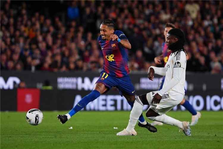 ريال مدريد يهزم برشلونة في عقر داره ويحسم الكلاسيكو 2-1