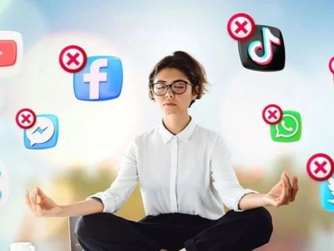 التخلص الرقمي: كيفية استعادة وقتك وصحتك العقلية في عالم مشبع بالتكنولوجيا 1 4546456456757