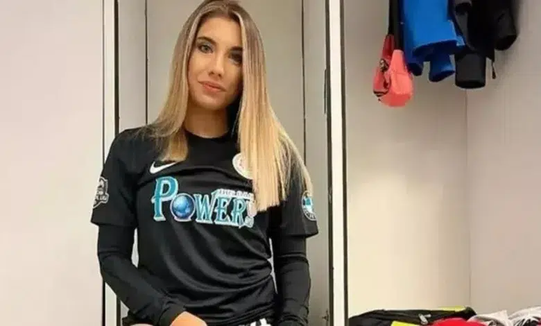 الحكمه التركيه إليف كارا نشرت مقاطع وصور هل عادت الى التحكيم 6 الحكمة التركية إليف كارا ارسلان