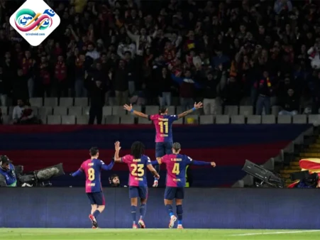 احتفال رافينينا بهدفه الثاني أمام جمهور برشلونة ضد بنفيكا في مباراة الثمن النهائي من دوري أبطال أوروبا 