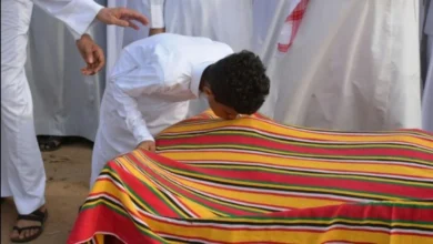 جدل طبي حول تقبيل الميت في الجنازات ومخاطره المزعومة