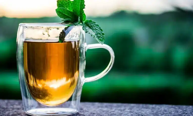  7 مشروبات طبيعية تهدئ القلق والتوتر مثل شاي البابونج واللافندر