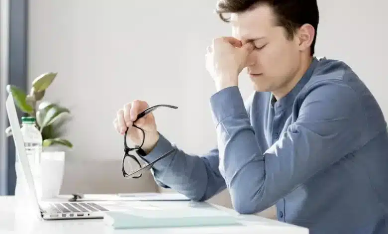 وداعاً للنظارات والعدسات تمرين بسيط أثناء الصلاة يقوي عضلات العين ويعيد تركيز العدسة كالصقر في 30 يوماً 1 العين