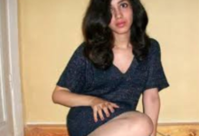 فتاة تنشر صورها
