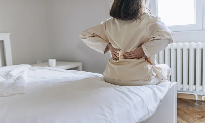 وضعية نوم سرية تشفي آلام الظهر