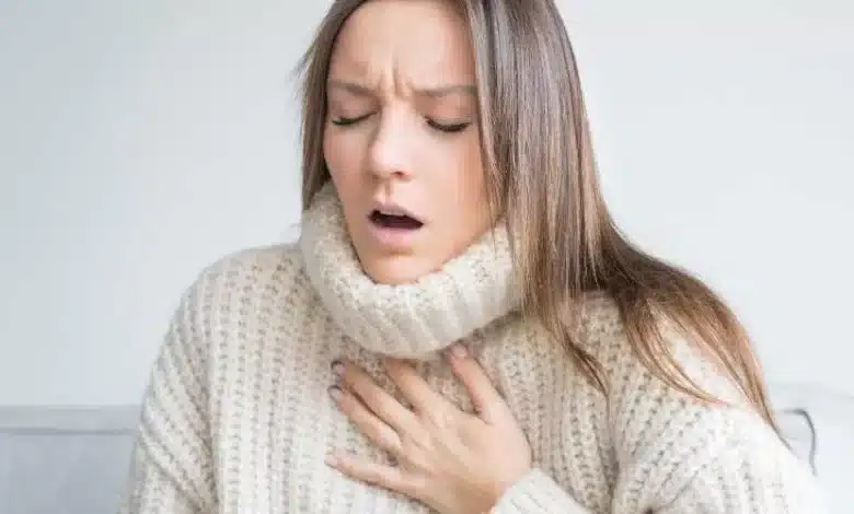 وداعاً للسعال وضيق التنفس.. طبيب صيدلي يوضح وصفات عشبية طبيعية تخلصك من سموم الرئتين وتنقي مجاريك الهوائية 9 وصفة عشبية للسعال