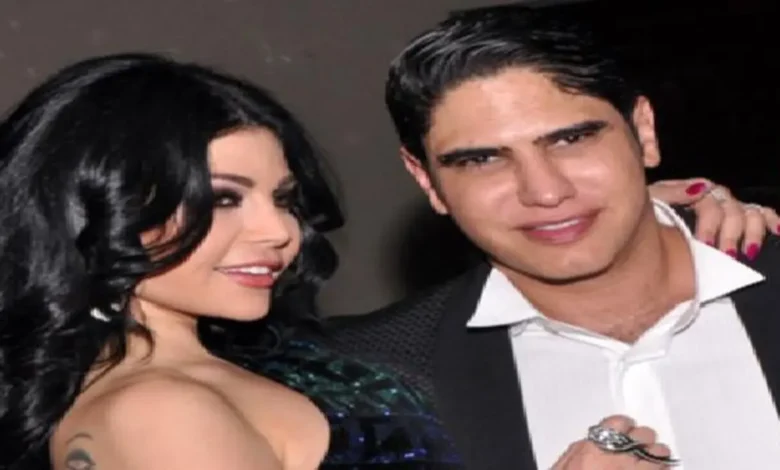 لاول مرة .. تسريب الصورة الاكثر اغــ..ــــراء على الارض التي أدت الى طلاق النجمة هيفاء وهبي من زوجها أبو هشيمة 5 هيفاء وهبي الاغراء