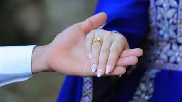 جماع الاقلف