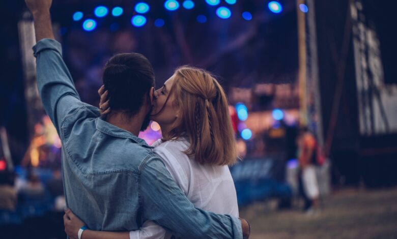 كيف تجلب المرأة المتزوجة إليك؟