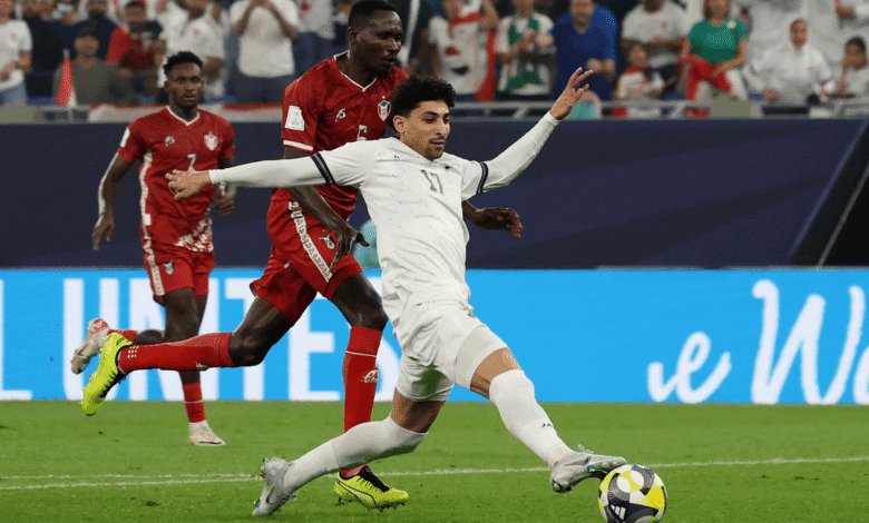 انتصار تاريخي.. العراق يهزم السودان ويضمن تأهله المبكر إلى ربع نهائي كأس العرب 2025 1 العراق يتفوق على السودان ويصعد إلى ربع النهائي.1080