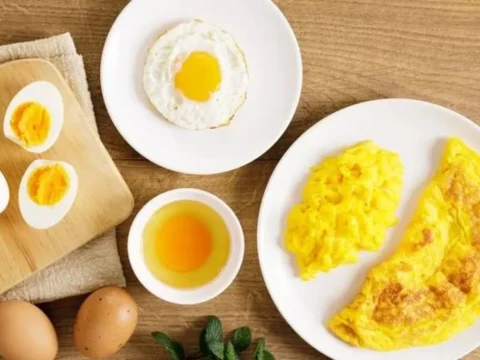 أيهما الأكثر فائدة البيض المسلوق أم المقلي؟.. خبراء التغذية يكشفون عن حقائق مذهلة ستفاجئك عند معرفتها 8 البيض المسلوق