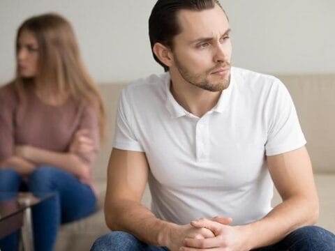 بعد سنين زواج، اكتشفت أن زوجي يمارس معي فعلاً حذرنا منه الرسول ﷺ بشدة! ما هو 'الأقطن'؟ ولماذا يقع فيه الكثيرون؟ التوضيح الكامل 4 64564565456546