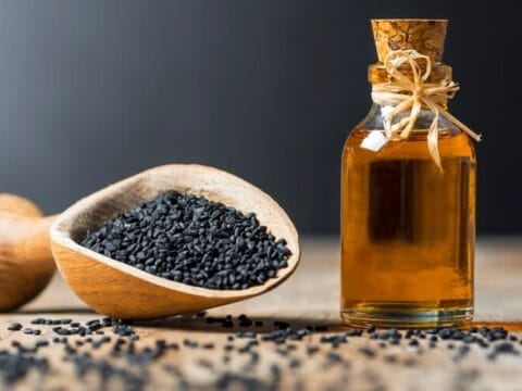 "رجل الـ 115 عاماً يكشف السر" ملعقة من "هذا الزيت المر" مع ثوم مشوي قبل النوم تُعيد شبابك وتجعلك بقوة 100 حصان 5 tbl articles article 17424 581c35ece63 2d04 4236 b874 b9fc25d86c87