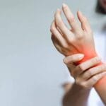 علاج التهاب المفاصل بالكركم 2026: نتائج واعدة ودليل علمي شامل 2 Treating arthritis with turmeric