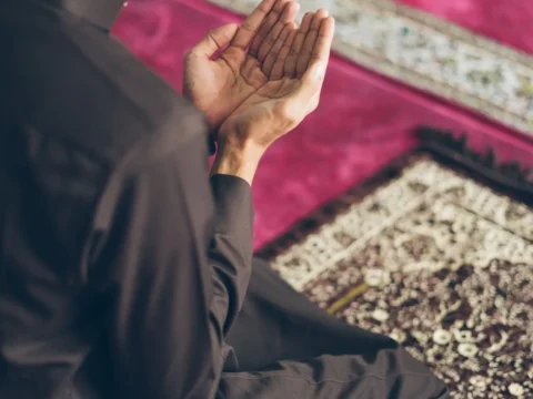 7 علامات فتح أبواب الرزق: مؤشرات أكيدة لا تخطئ مطلقاً! 10 علامات فتح أبواب الرزق