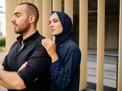 علامات خيانة الزوجة: 7 إشارات تكشف علاقتها برجل آخر 8 علامات خيانة الزوجة
