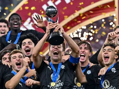 البرتغال تتوج بكأس العالم للناشئين لأول مرة.. إنجاز تاريخي أمام النمسا 4 البرتغال تتوج بكأس العالم للناشئين