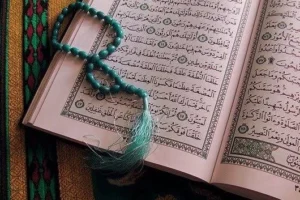 3 آيات قرآنية